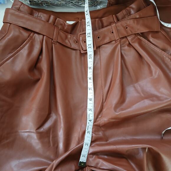 Abercrombie & Fitch Faux Leather High Waist Cropped Straight Pants Womens LG - Picture 7 of 10